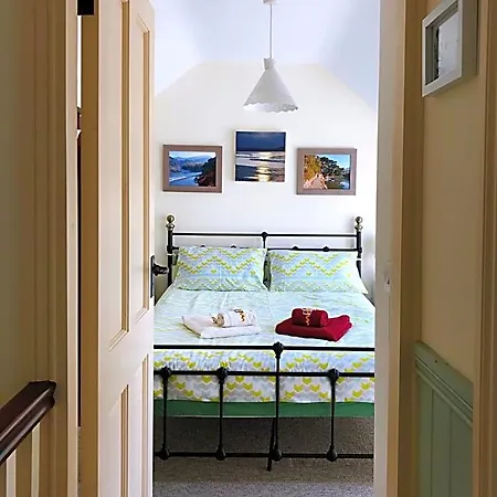 Streamside With Parking Bed & Breakfast