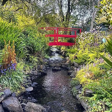 Bed & Breakfast Streamside With Parking *